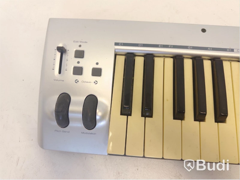 Midikeyboard och stativ