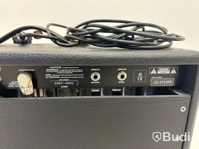 Gitarrförstärkare Fender och mikrofon Senheiser e606