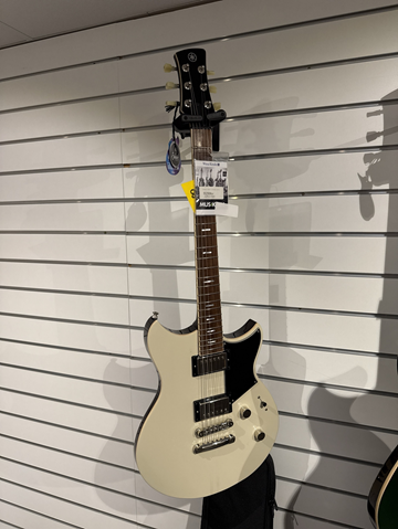 Gitarr Yamaha RSS20 Vintage White - Ordpris 9 298:-