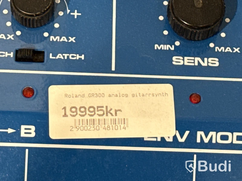 Roland GR-300 analog gitarrsyntesizer - Ordpris 19 995:-