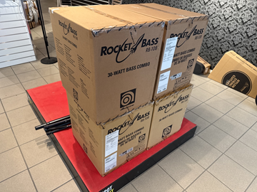 4 st Ampeg Rocket Bass RB-108/RB-110 bascombo