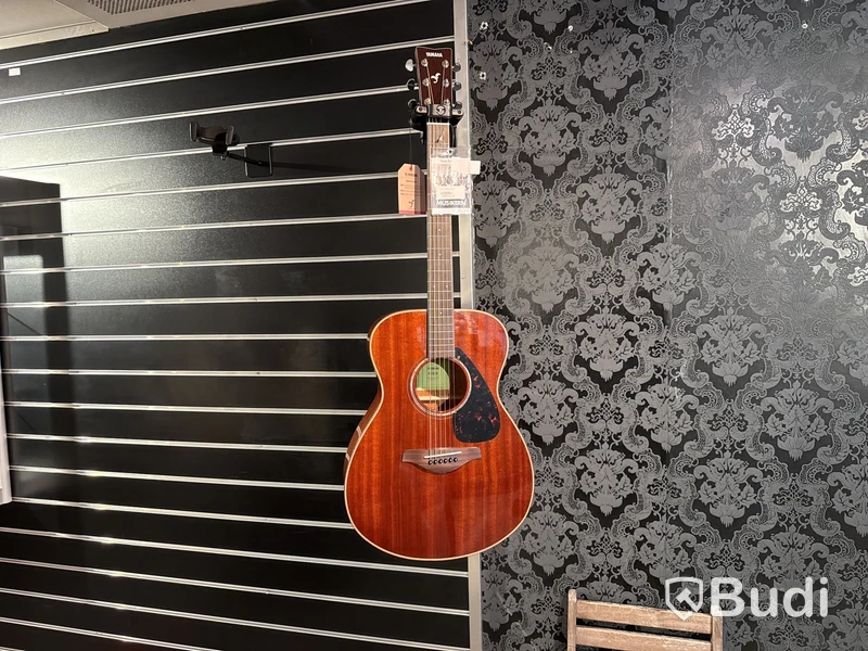 Yamaha FS850 Gitarr Natural