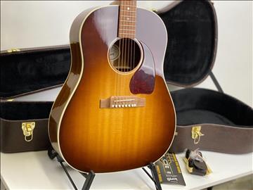 Gibson MONTANA J-45 STUDIO BURST akustisk gitarr. OMSTARTAD pga felbud.