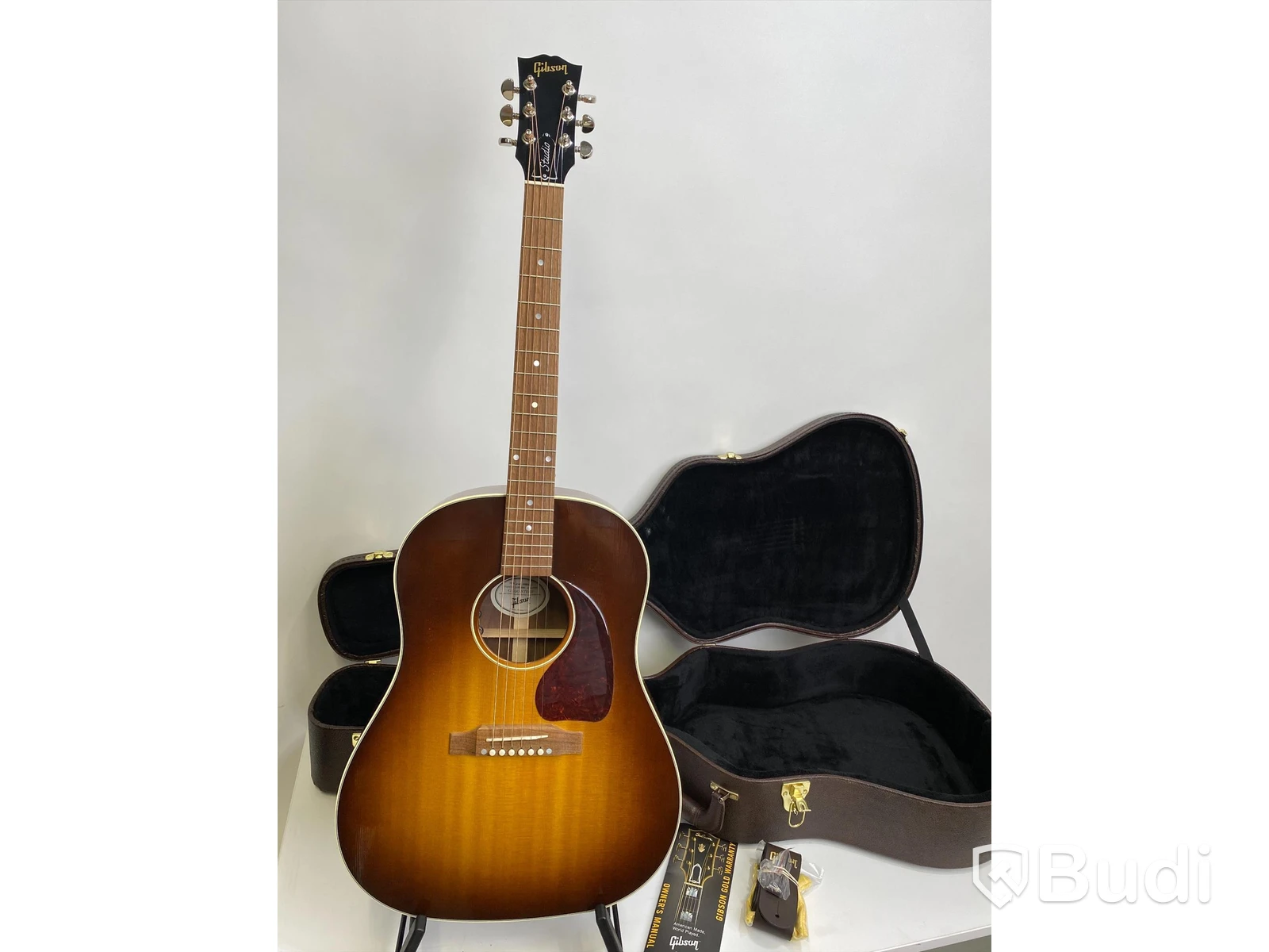 Gibson MONTANA J-45 STUDIO BURST akustisk gitarr. OMSTARTAD pga felbud.