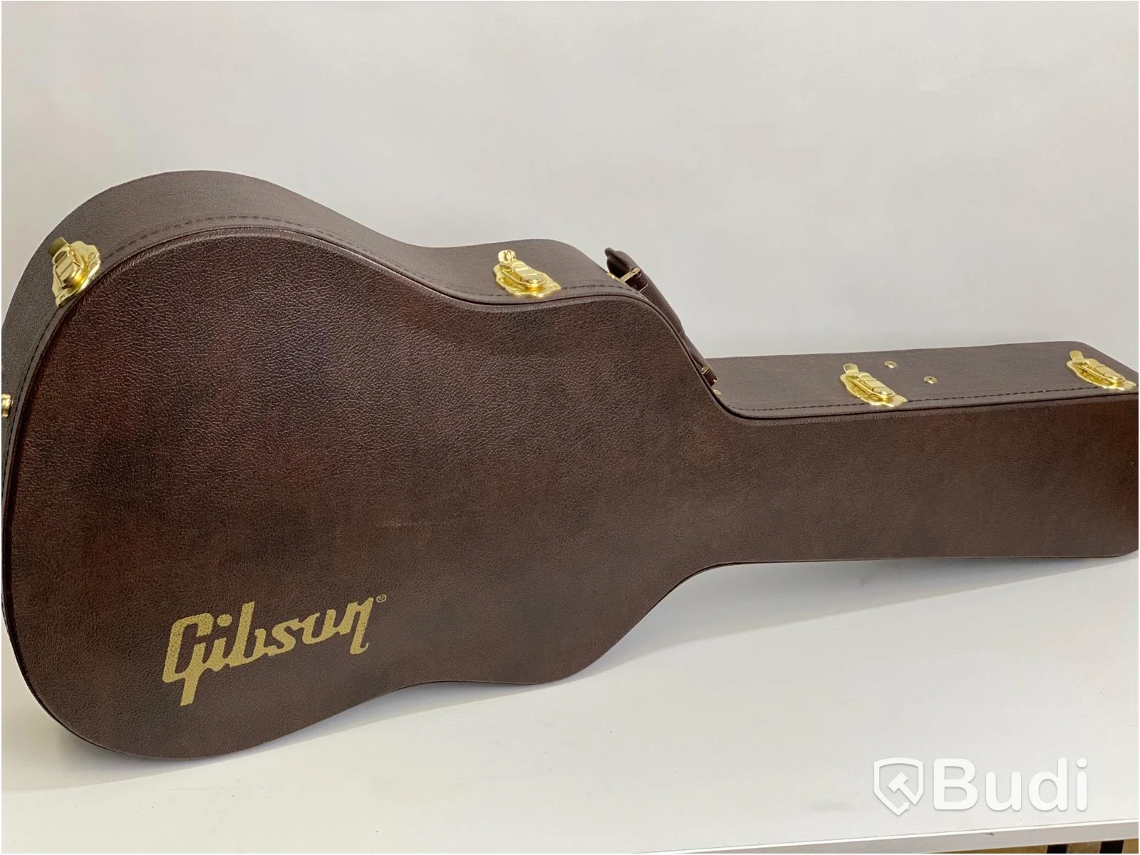 Gibson MONTANA J-45 STUDIO BURST akustisk gitarr. OMSTARTAD pga felbud.