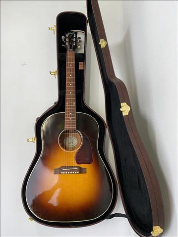 Gibson J-45 STANDARD