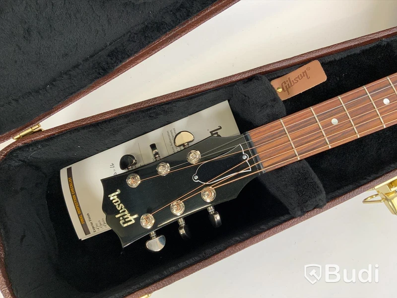 Gibson J-45 STANDARD