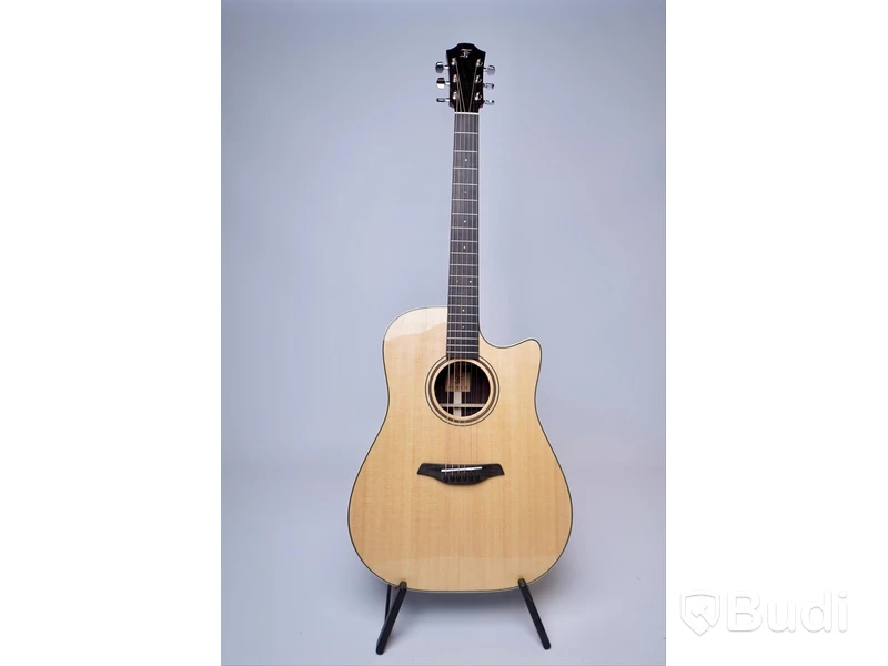Gitarr / Furch Green DC-SR med preamp ink case