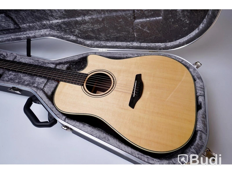 Gitarr / Furch Green DC-SR med preamp ink case