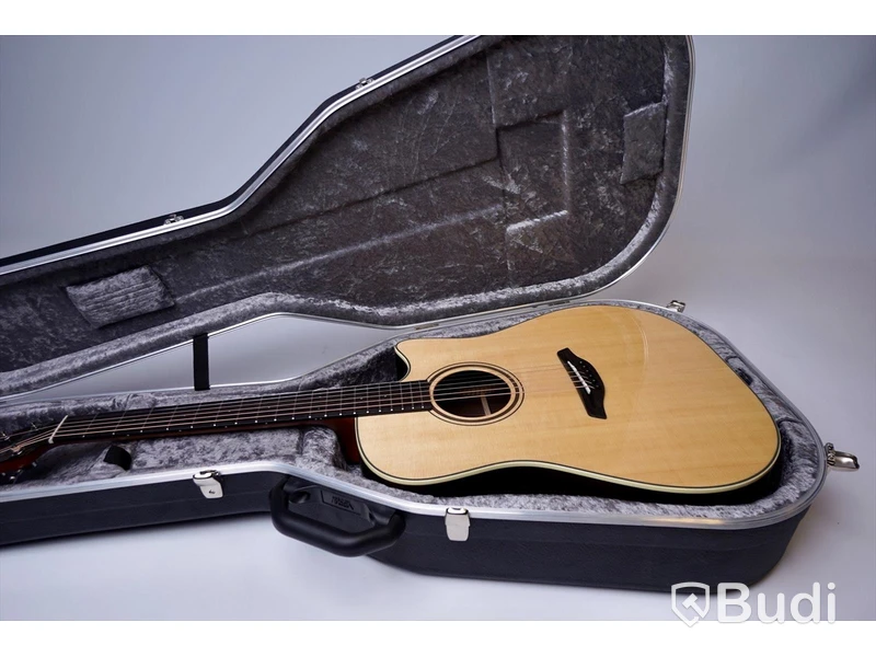 Gitarr / Furch Green DC-SR med preamp ink case