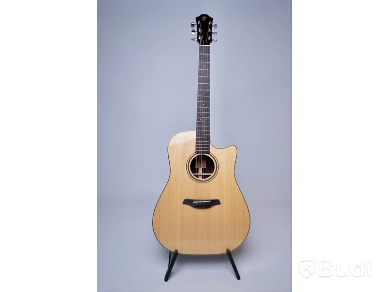 Gitarr / Furch Green DC-SR med preamp ink case