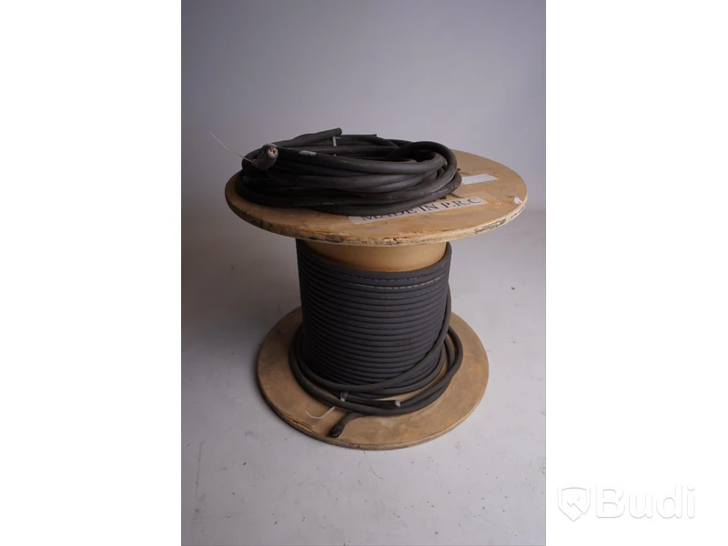Supreme stage box 24/8 ink multikabel samt Multipair Snake kabel