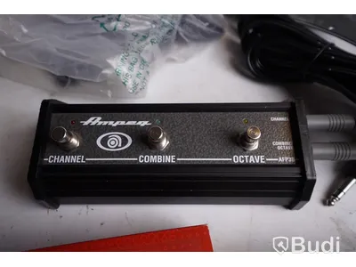 Gitarrtillbehör switch pedaler, plektrumskydd m.m