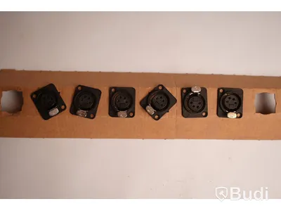 1 paket med 77st Neutrik NC5MD-LX-BAG inkl. Proel RK8NX och 6st 4-poliga XLR honakontakter