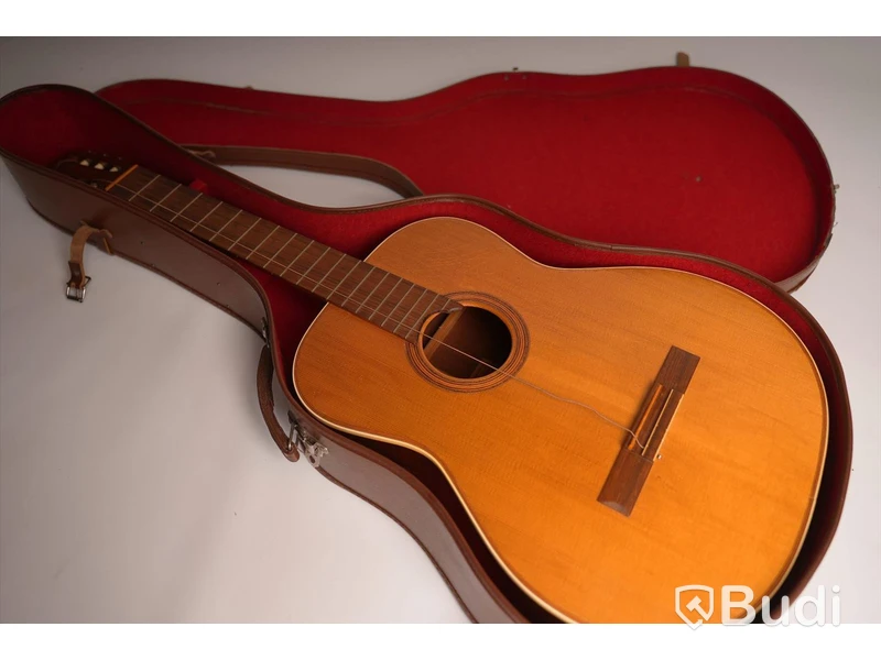 Levin modell nr 115, nylongitarr