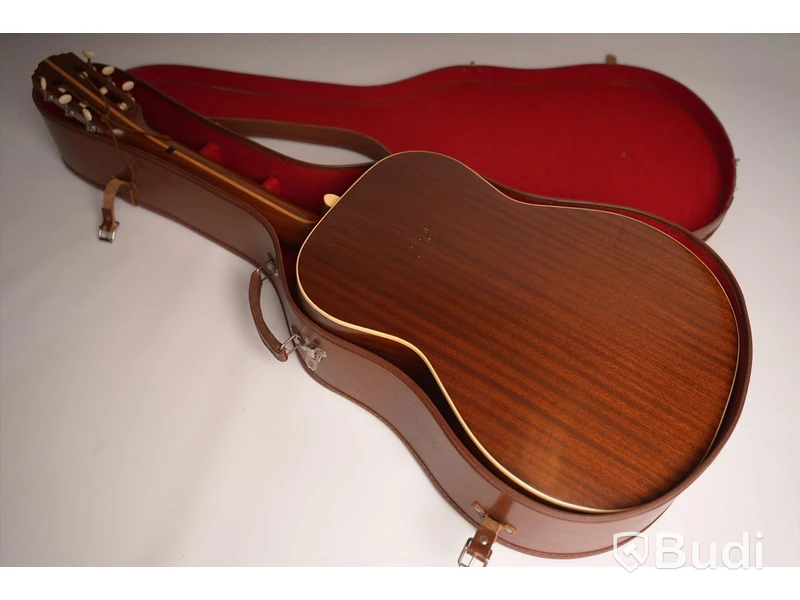 Levin modell nr 115, nylongitarr