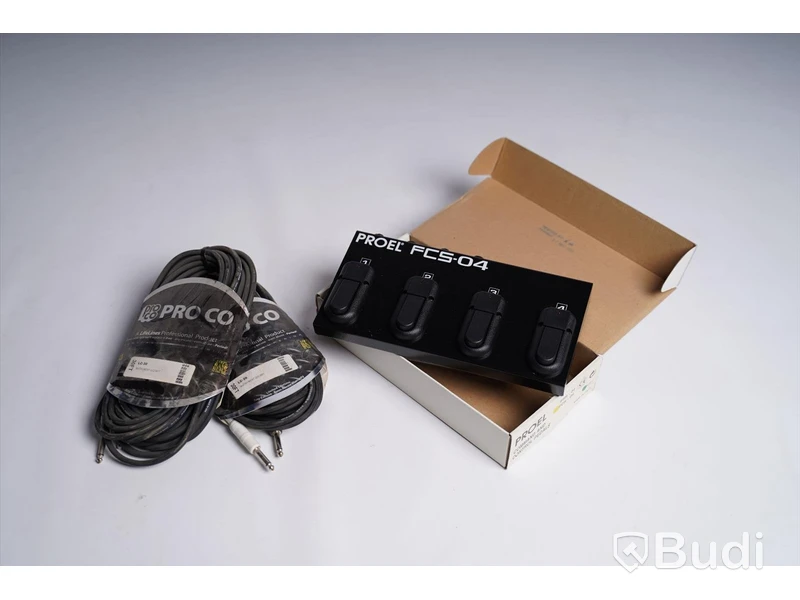 Footswitch och 2st telekabel 9m, Proel FCS-04 och Pro Co LC-30. Ny.