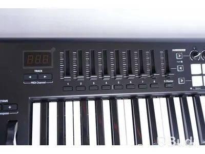 Keyboard - Novation Launchkey 49. Ny.
