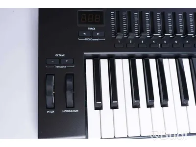 Keyboard - Novation Launchkey 49. Ny.