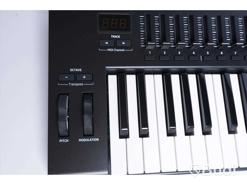 Keyboard - Novation Launchkey 49. Ny.