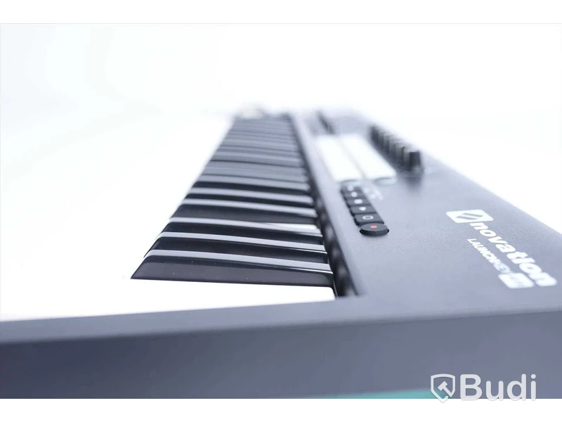 Keyboard - Novation Launchkey 49. Ny.
