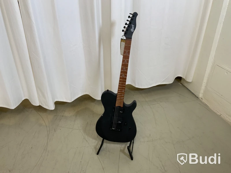 Elgitarr Cort M-Jet slagmärke på kroppen