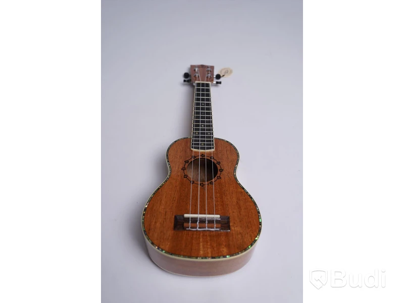 Ukulele - Koki'o, Mahogany Soprano inkl. hard case, RISA Musical Instruments. Ny, Obruten förpackning.