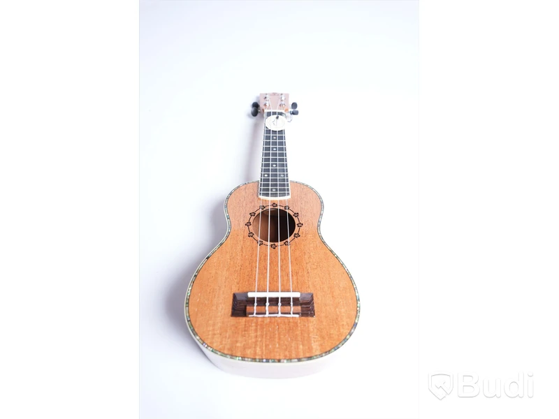 Ukulele - Koki'o, Mahogany Soprano inkl. hard case. Ny, Obruten förpackning.