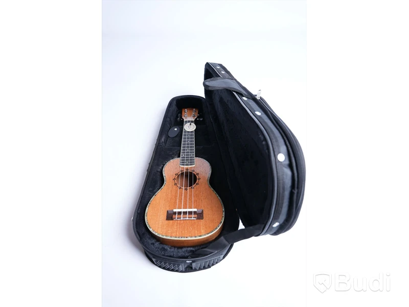 Ukulele - Koki'o, Mahogany Soprano inkl. hard case. Ny, Obruten förpackning.