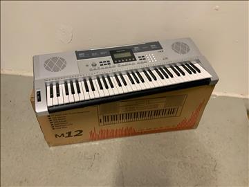 Keyboard Supreme M12 49 fullstora anslagskänsliga tangenter, USB MIDI m.m.