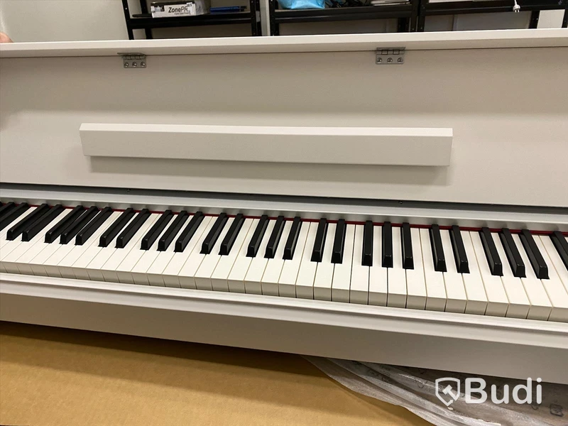Yamaha Arius YDP-S52 WH elpiano. Obs defekt. Se bild.