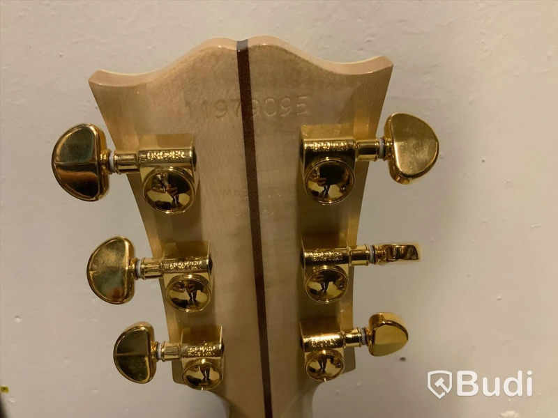 Gibson Montana J-200 Standard AN i case med kartong