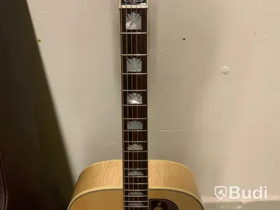 Gibson Montana J-200 Standard AN i case med kartong