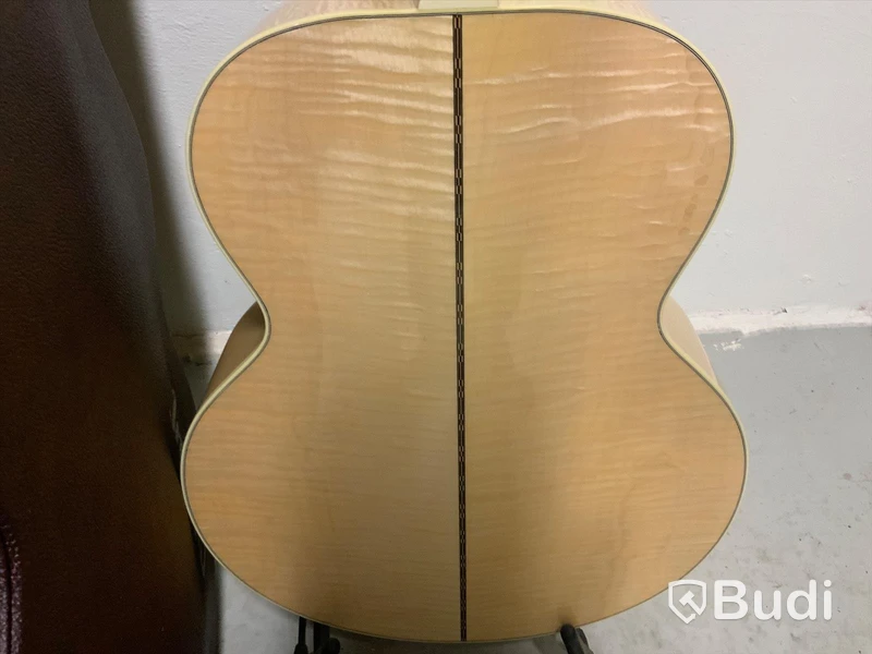 Gibson Montana J-200 Standard AN i case med kartong