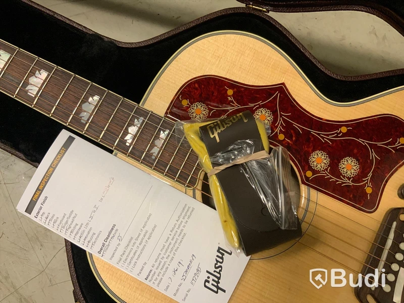 Gibson Montana J-200 Standard AN i case med kartong