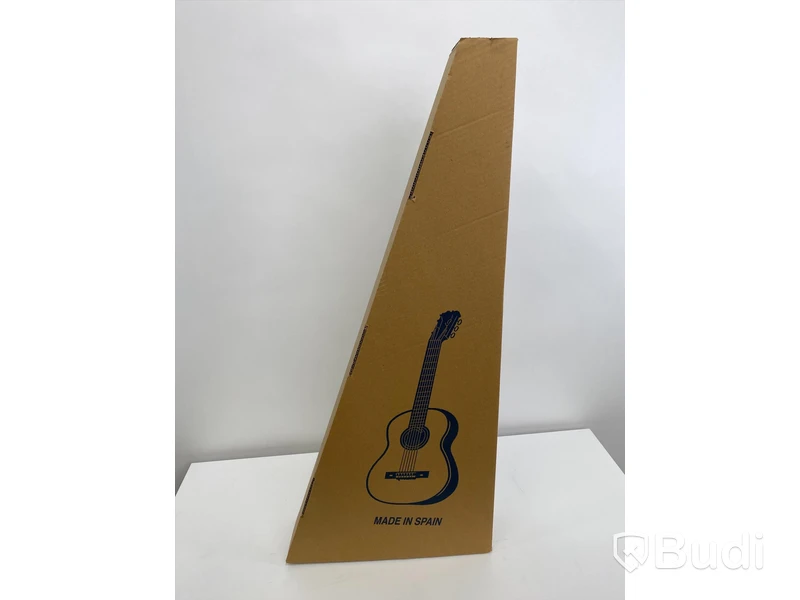 Alhambra akustisk gitarr Classica - okänd modell