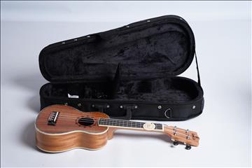 Ukulele - Kokio, Mahogany Soprano inkl. väska. Ny.