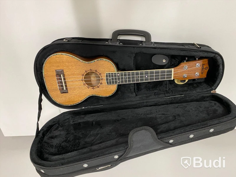 Kokio ukulele med case