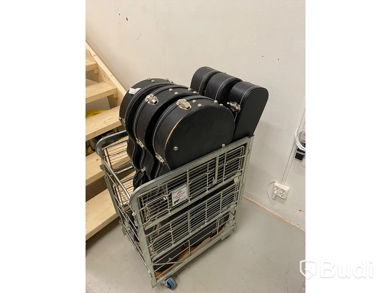 Parti med case för gitarr - bur ingår ej