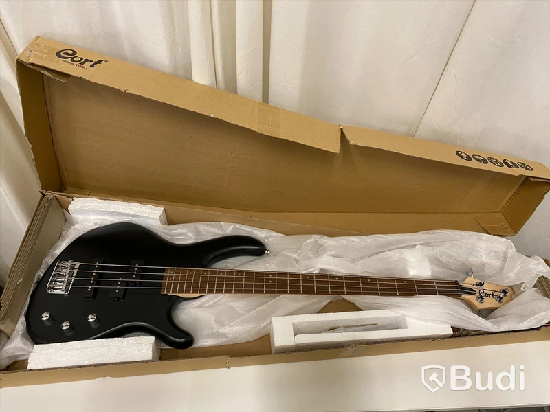 Cort Elbas - Action PJ Bass - open Core black - OBS B-stock