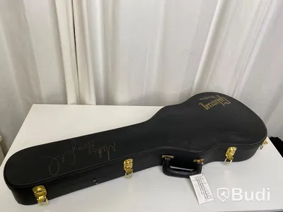 Gibson custom case signerat Mike Bloomfield med diverse defekter