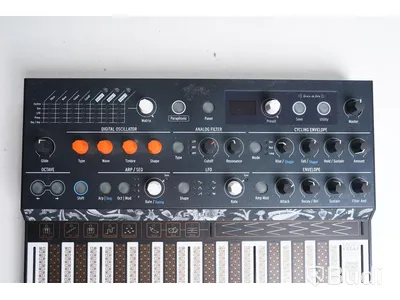 Algorithmic Synthesizer, Micro Freak - ARTURIA