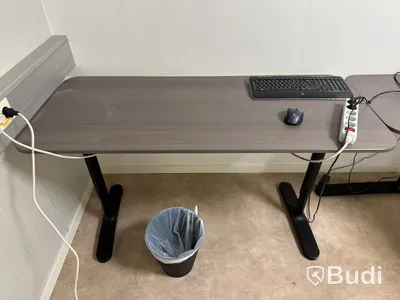 2 st. Skrivbord, skåp, bord och stol
