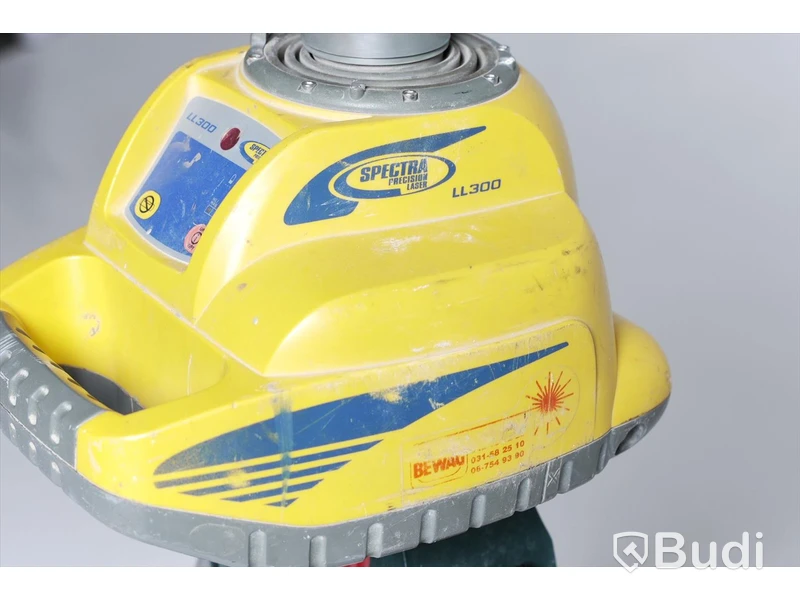 Rotations laser - Spectra Precision LL300, med stativ, Lasermottagare HL450, delbar mätsticka, aluminium rätskiva, lod och mätsticka.