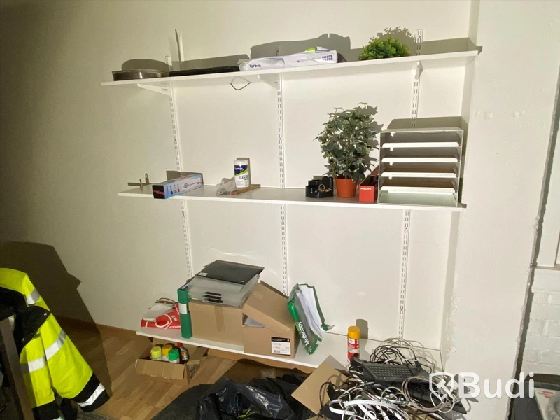 Arbetsbänk, verktyg, skrivbord m.m. Stort parti!