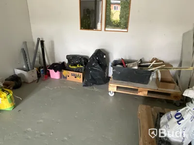 Arbetsbänk, verktyg, skrivbord m.m. Stort parti!