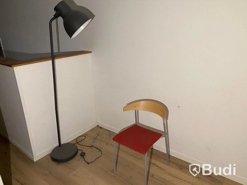 Arbetsbänk, verktyg, skrivbord m.m. Stort parti!