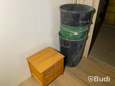 Arbetsbänk, verktyg, skrivbord m.m. Stort parti!