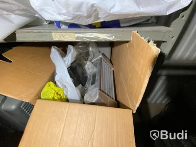 Arbetsbänk, verktyg, skrivbord m.m. Stort parti!