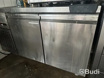 Rostfri kylbänk med diskho och blandare